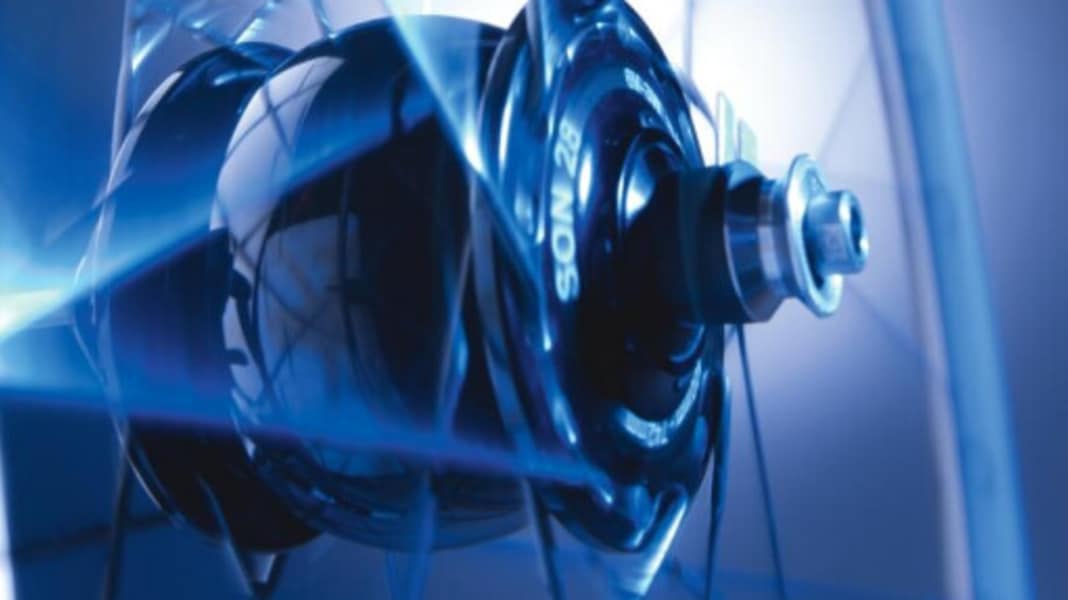 Disc wheels with hub dynamo for retrofitting