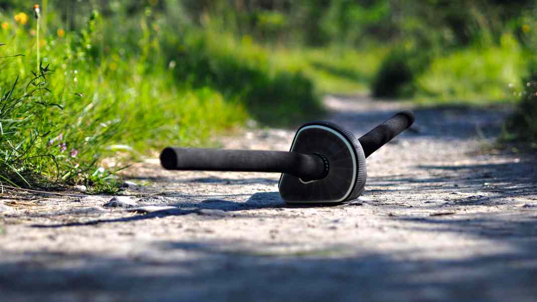 Bike handlebars as push-up training equipment