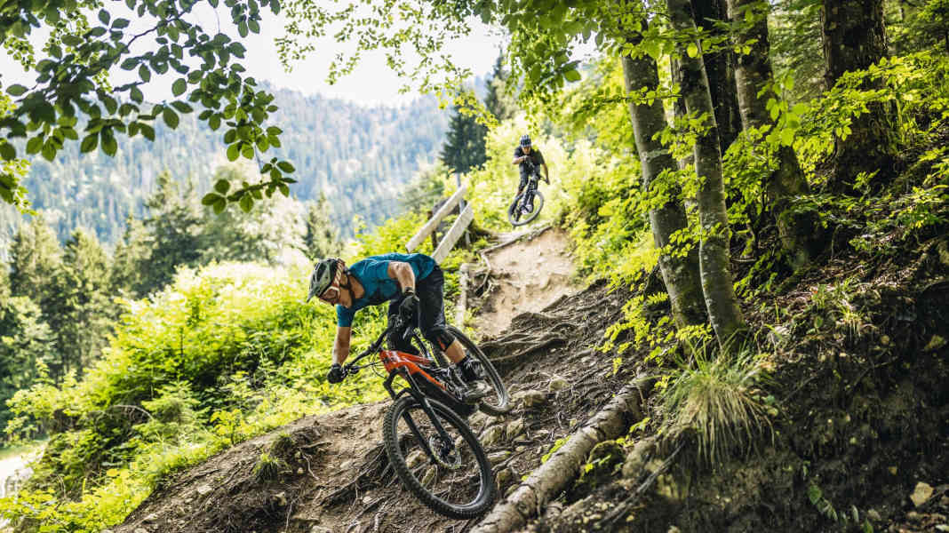Fun bikes: 7 E-Enduros under 6000 euros in comparison