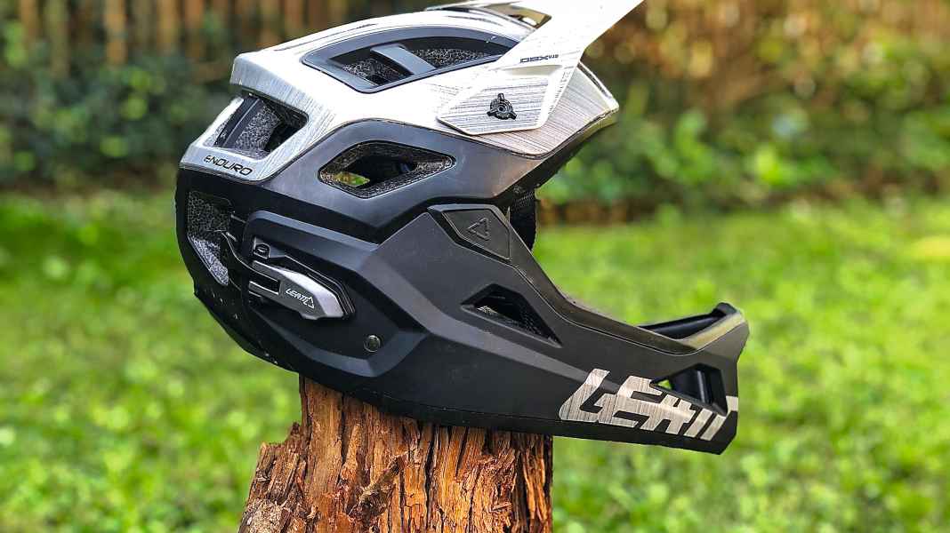 Leatt DBX 3.0 Evo V2 trail helmet test