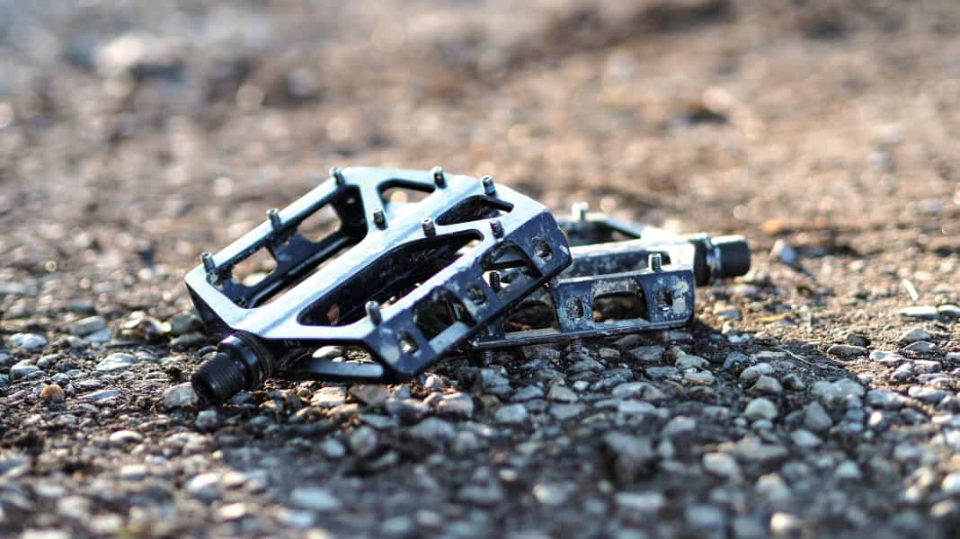 Grip sensor: Sixpack Kamikaze flat pedals