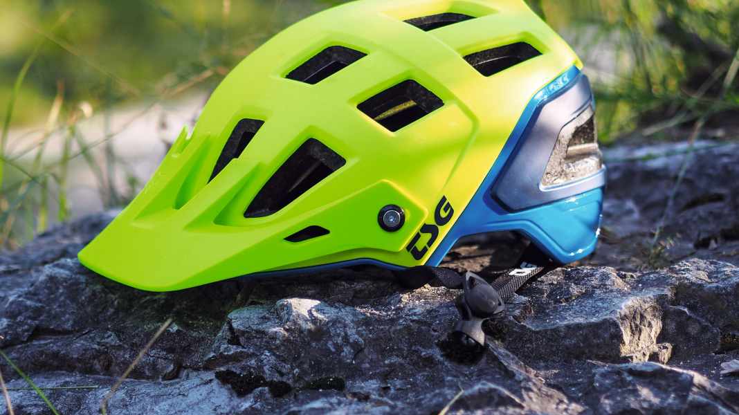 Light buoy: TSG helmet Scope Graphic Design