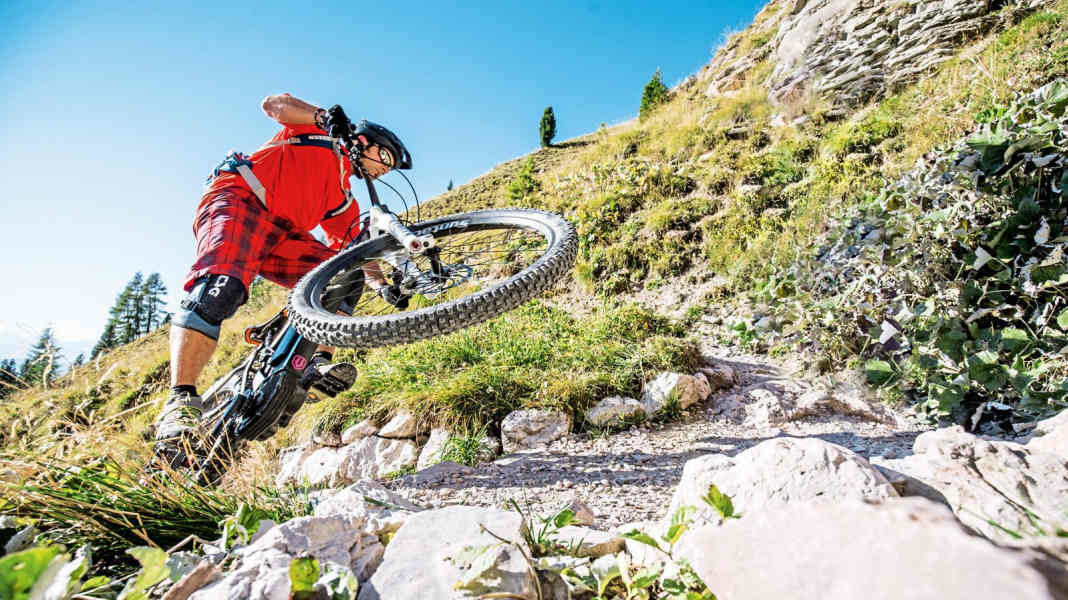 Mit der richtigen Technik locker bergauf mit dem E-MTB