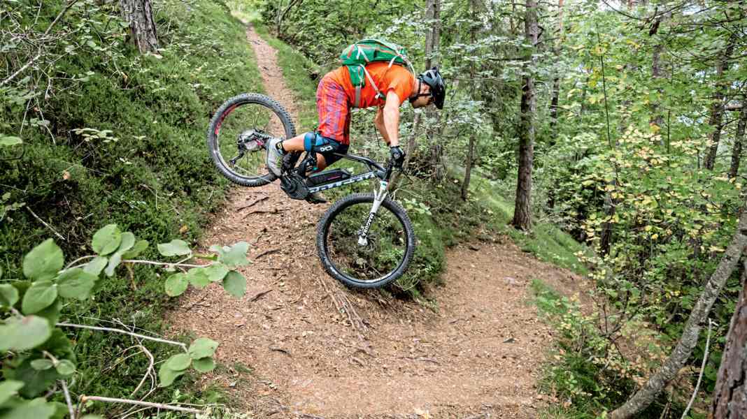 Fast schwerelos: E-MTB Fahrtechnik für Fortgeschrittene