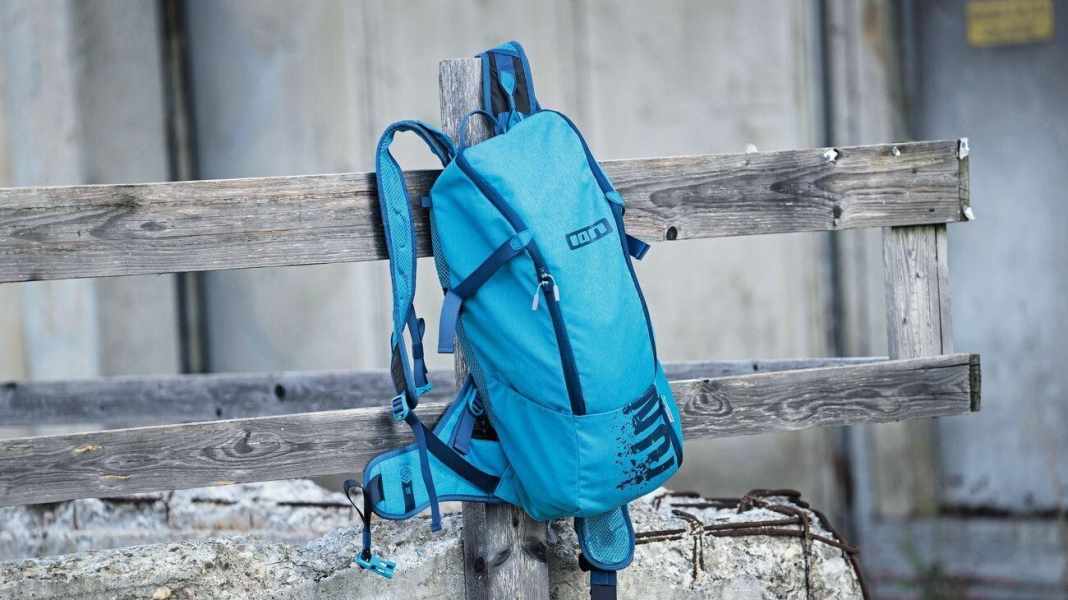 ION Scrub: Backpack with compartment for e-bike battery in check
