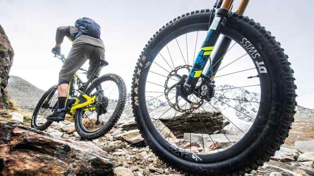 What are the advantages of special E-MTB tyres?
