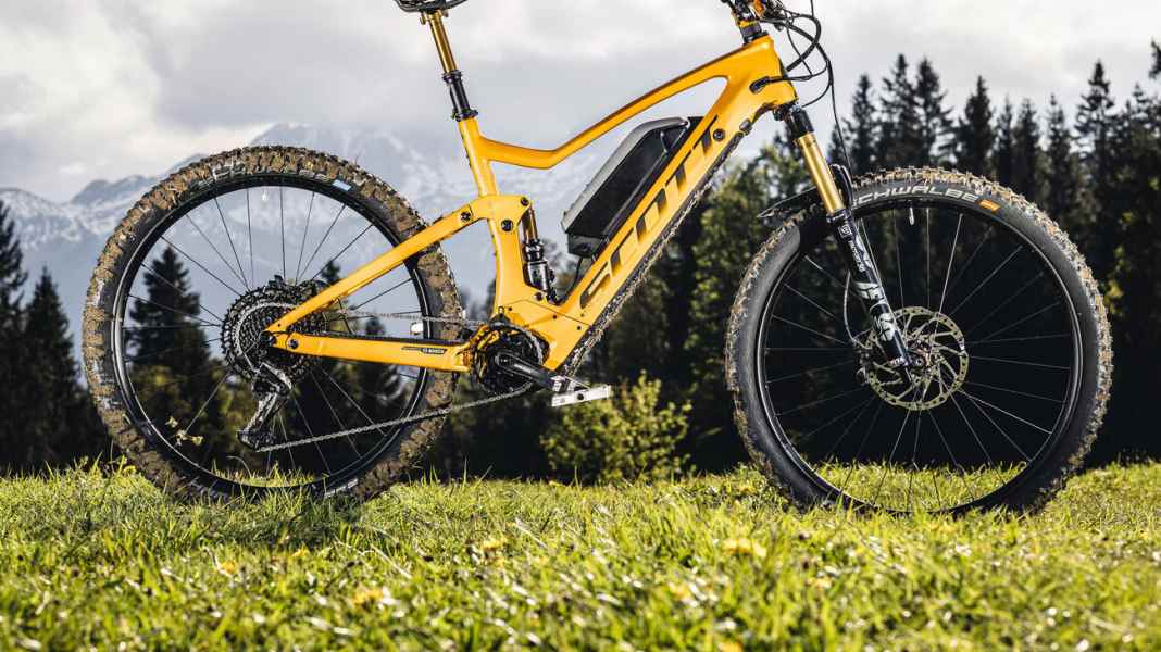 Genius eRide: Supertourer in carbon fibre