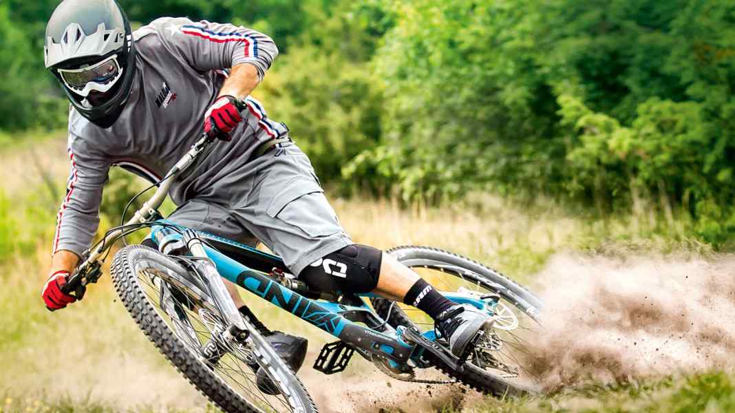 Noble bolides: 6 carbon enduro bikes in comparison