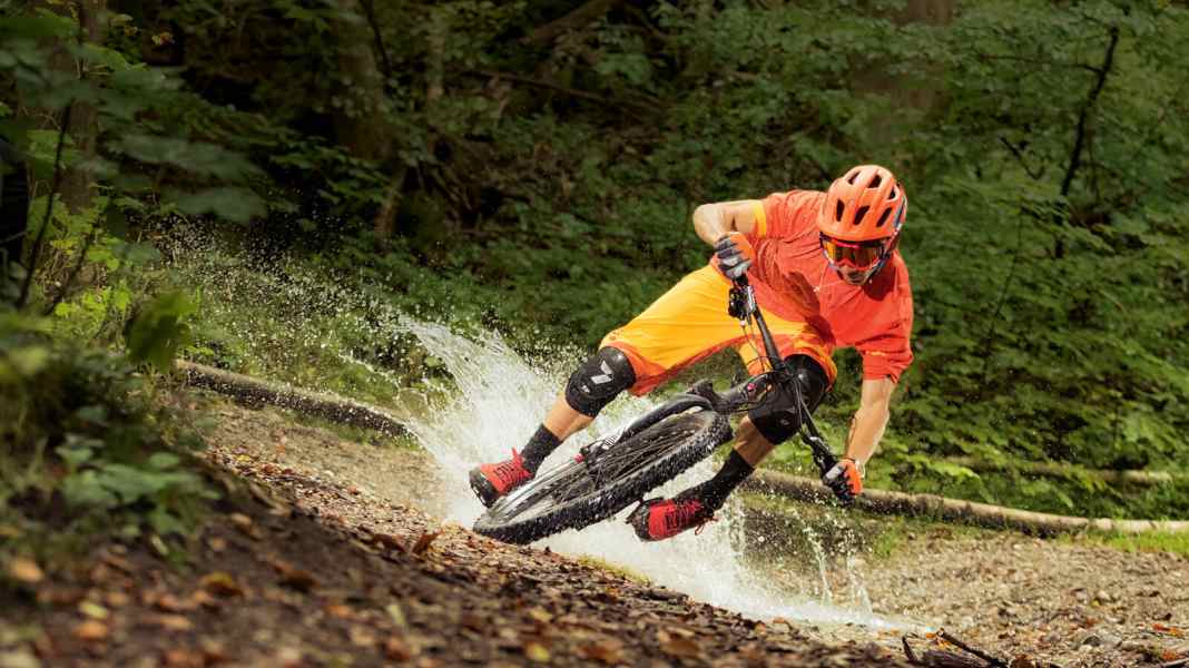 All-rounders: 6 trail bikes in the FREERIDE test