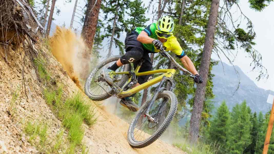 5 aggressive trail bikes in the test