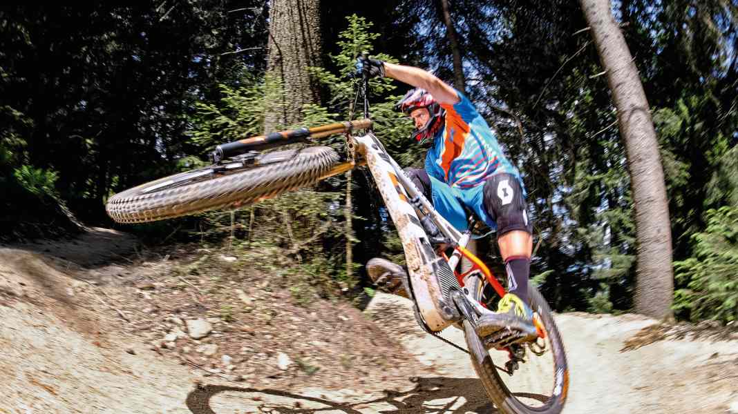 Downhill-Bike mit Motor: Rotwild R.G+ FS