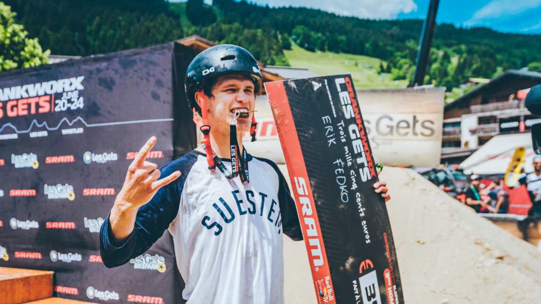 Erik Fedko signs with rasoulution