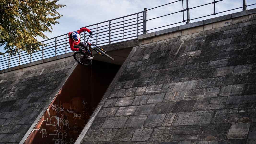 Fabio on the road with bike and racing drone