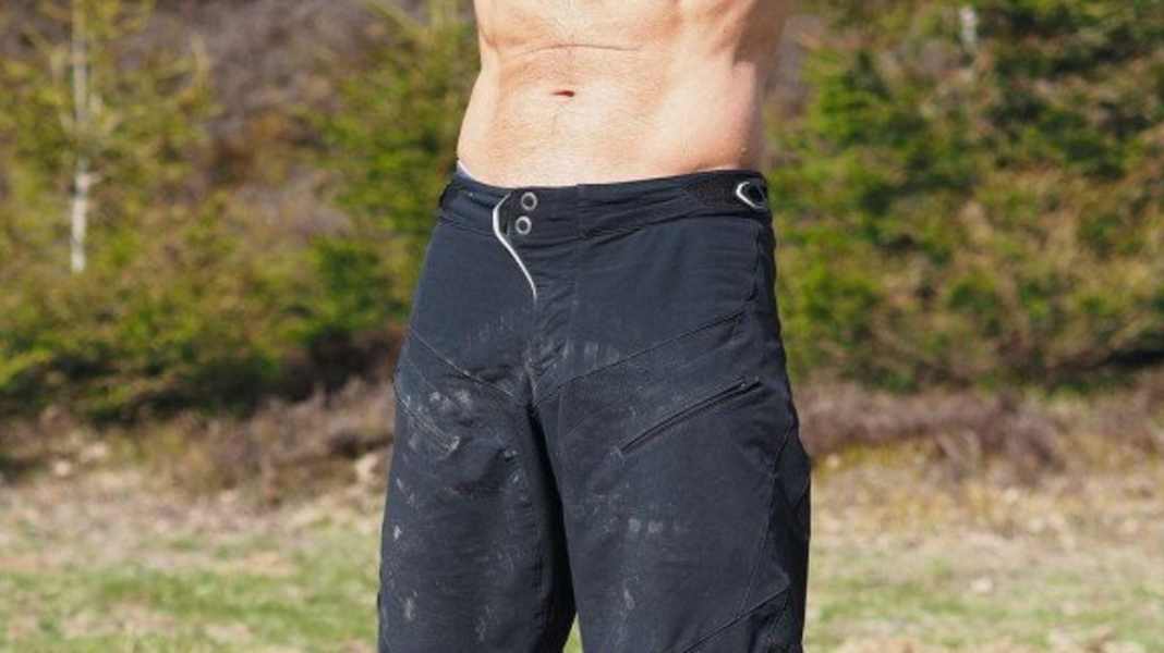Große Liebe: Specialized Demo Shorts