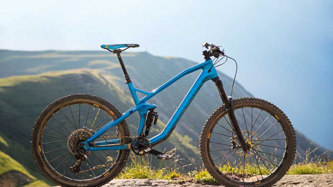 Canyon Strive CF 9.0 Race Team on test
