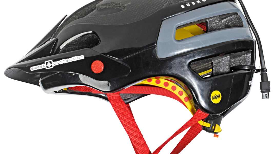 Biking in autumn: Helmet lights - mounting tips