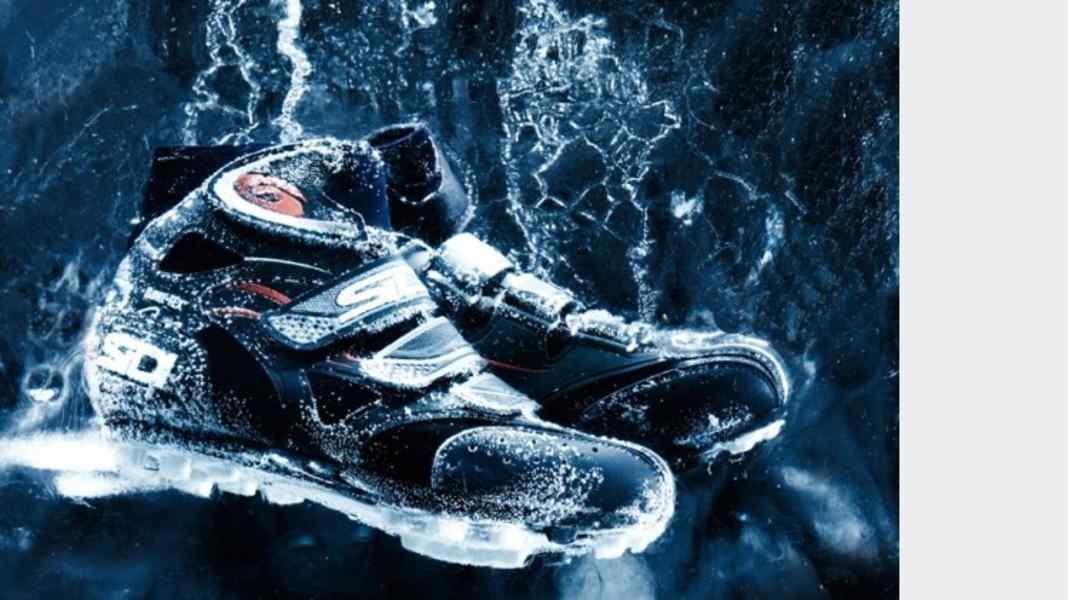 This helps against cold and wet feet