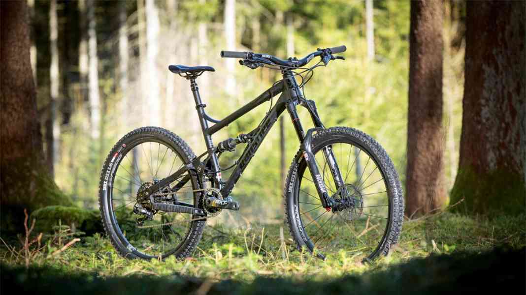 Banshee Spitfire (27,5"/26") im BIKE-Test