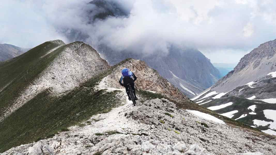 Without a plan: The Alpenzorro on the road in Abruzzo