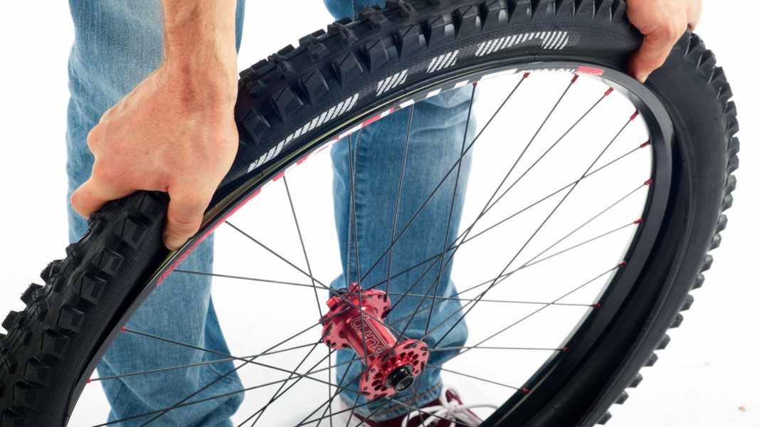How to change a bicycle inner tube easily