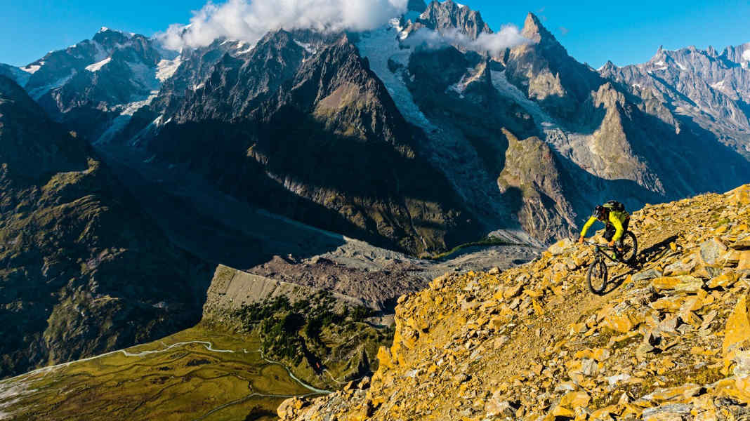 High altitude rush: 2 Americans on a MTB tour in the Western Alps