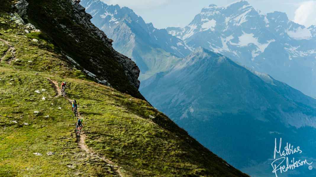 Gigantic tour on a mountain bike in the Aosta Valley