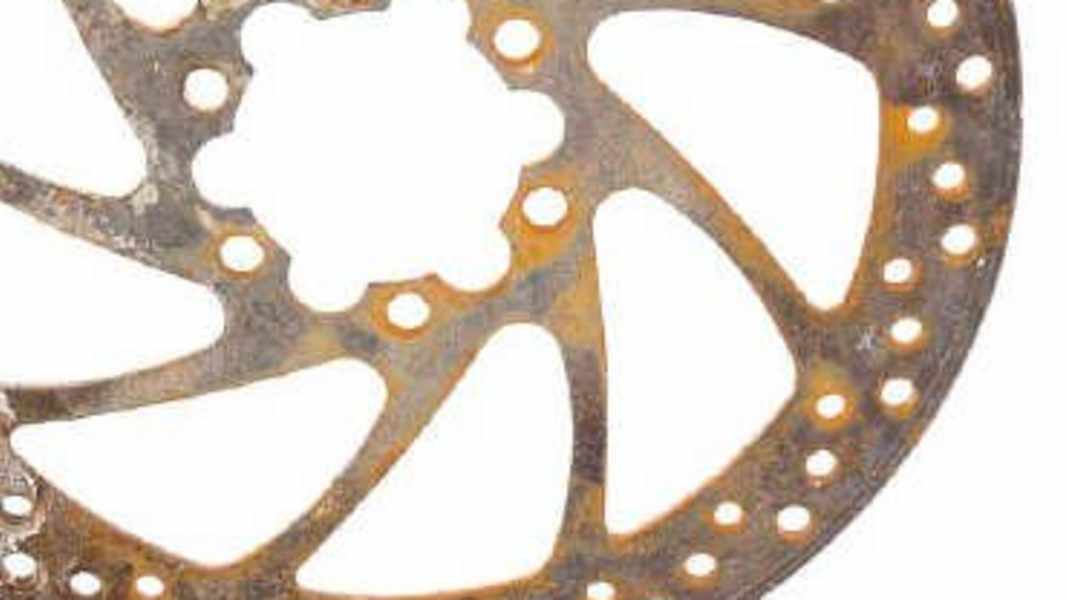 Are rusting brake discs dangerous?