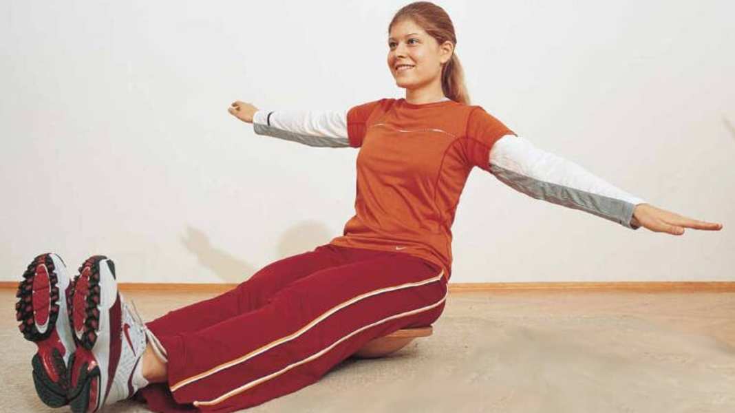 Training: Balance and strengthening the stomach and back