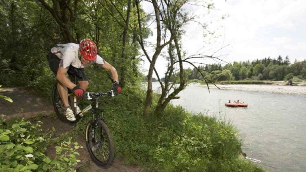 Germany: Munich Lakes Addiction Trails