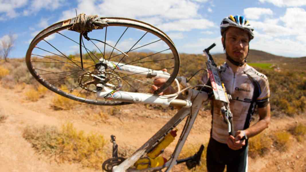 First aid on tour: emergency repairs
