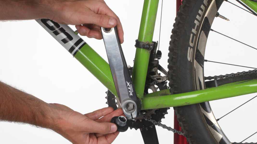 How to fit a chain guide correctly