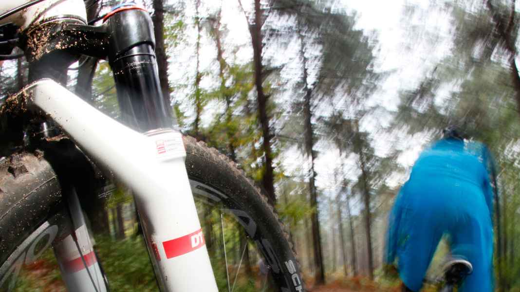 Sporty suspension forks with 100-120 mm in the test