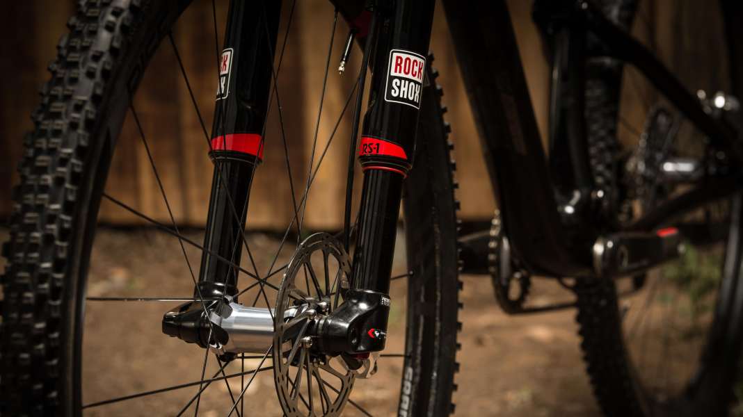 Neuheit 2015: Upside-Down-Gabel von Rock Shox und Laufräder von Sram