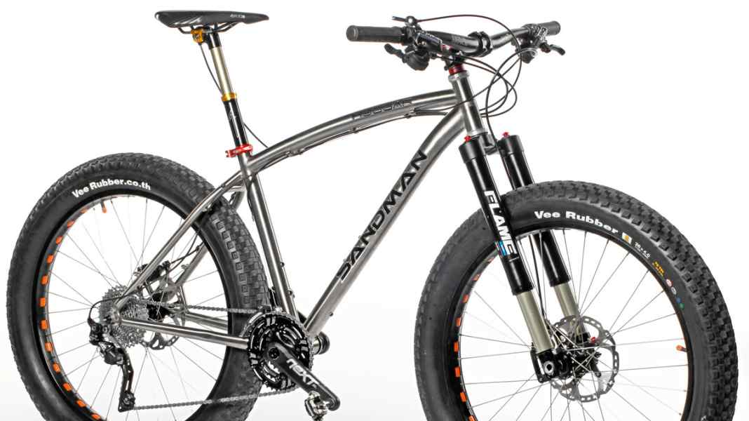 Elegant titanium fatbike with upside-down suspension fork