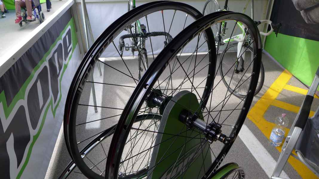 NEW: Complete wheels from Hope