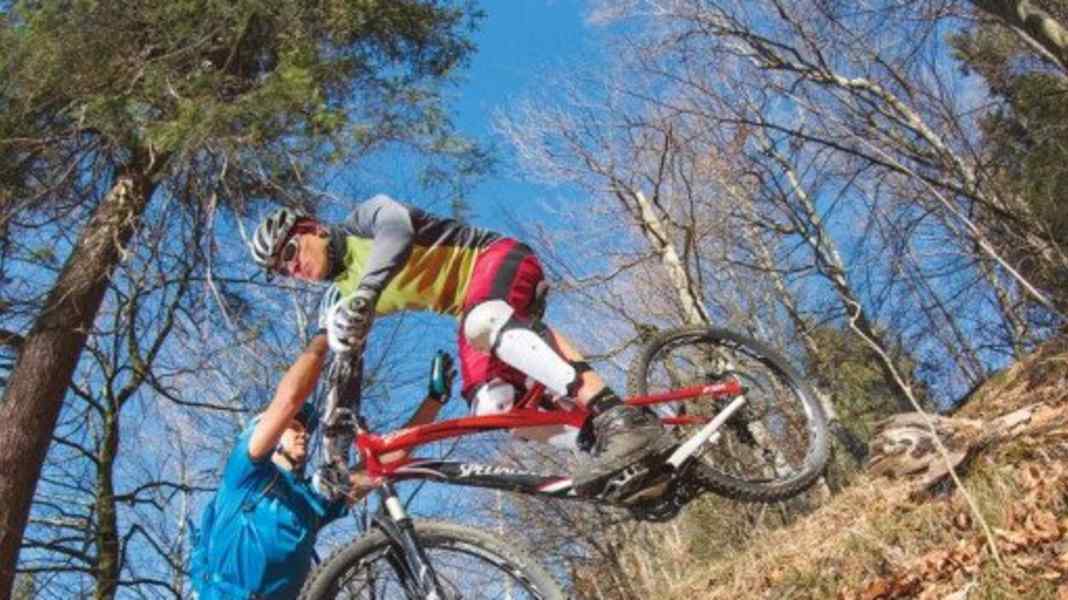 How to successfully turn the rear wheel in hairpin bends