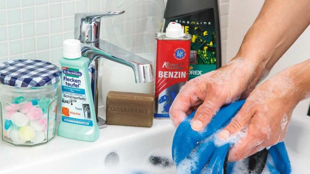BIKE helps: Remove stains from your jersey?