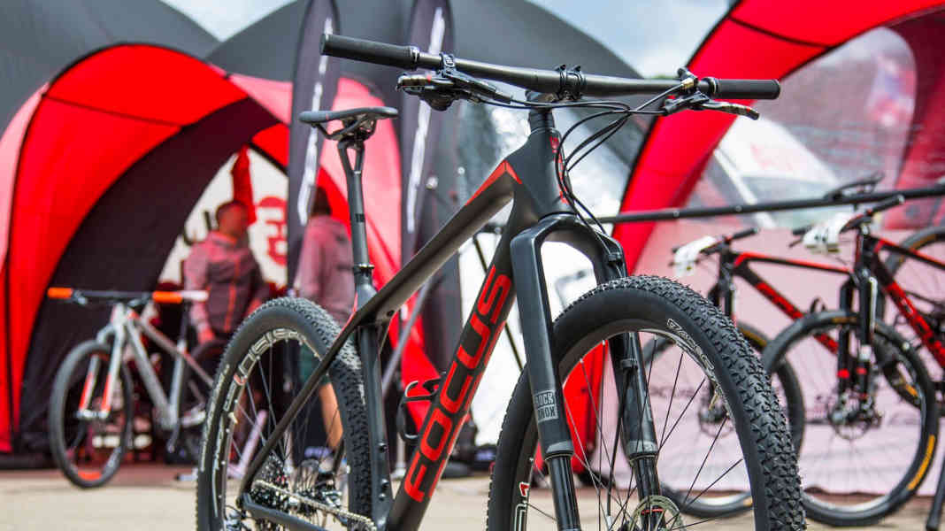 Race hardtail with comfort: Focus unveils Raven Max