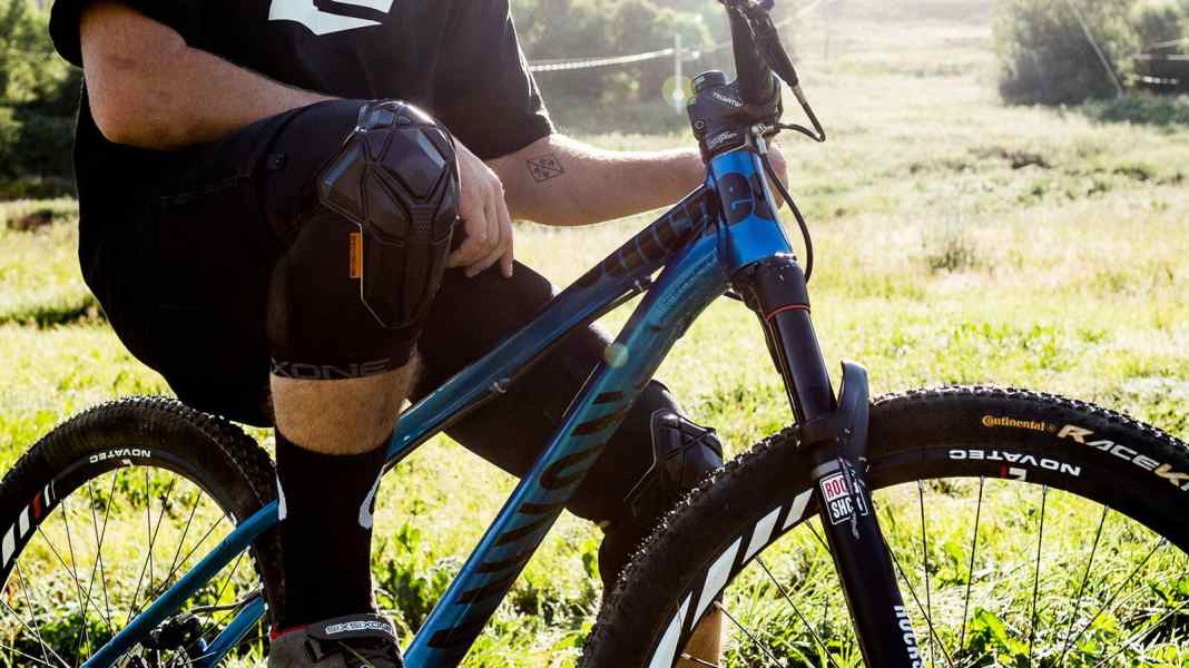 This knee pad weighs only 70 grams!