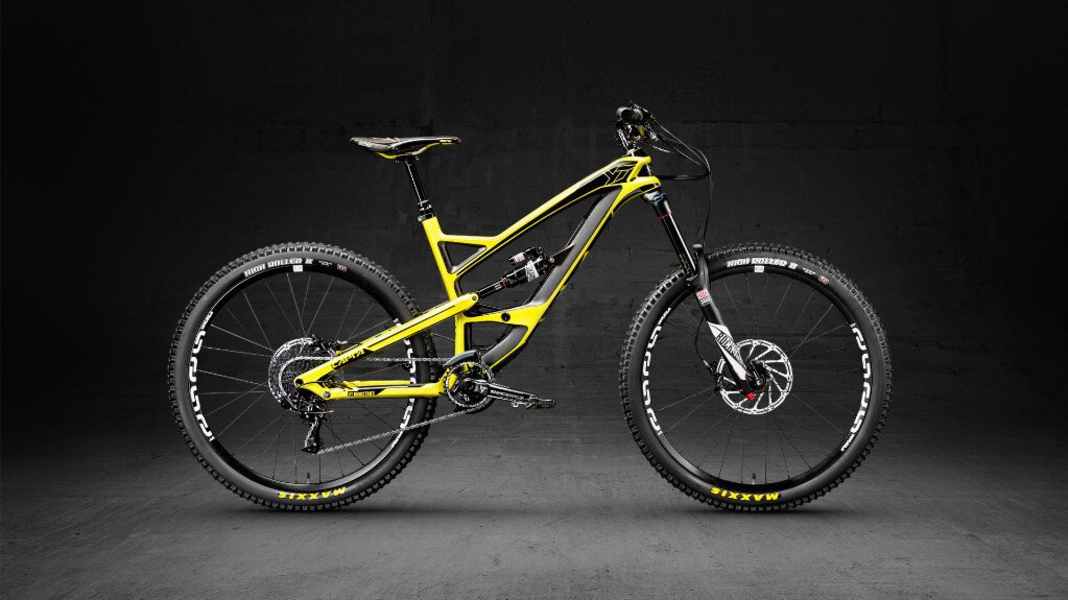 YT Industries shows Capra CF and Tues for 2016