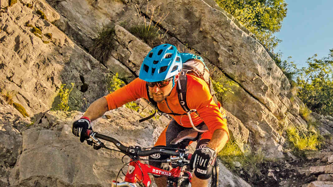 16 cycling glasses for MTB touring bikers in comparison