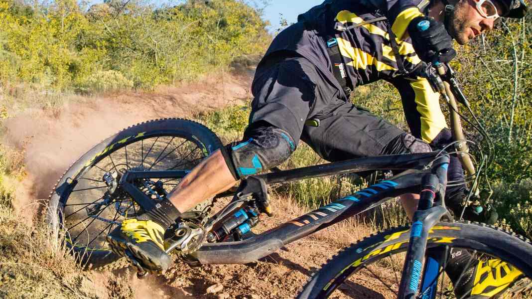 12 Schuhe für Touren-Biker im großen BIKE-Test
