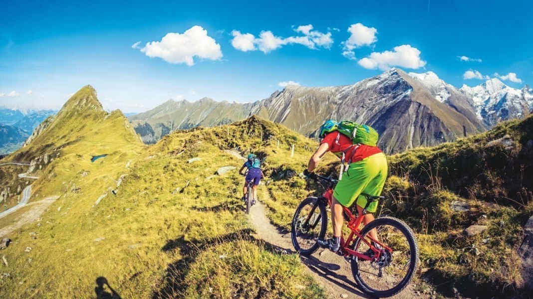 Bikini weather on the lake and trail biking on the Kitzsteinhorn