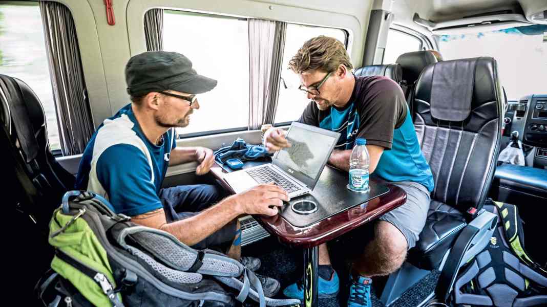 Tour planning on the PC: digital maps and software