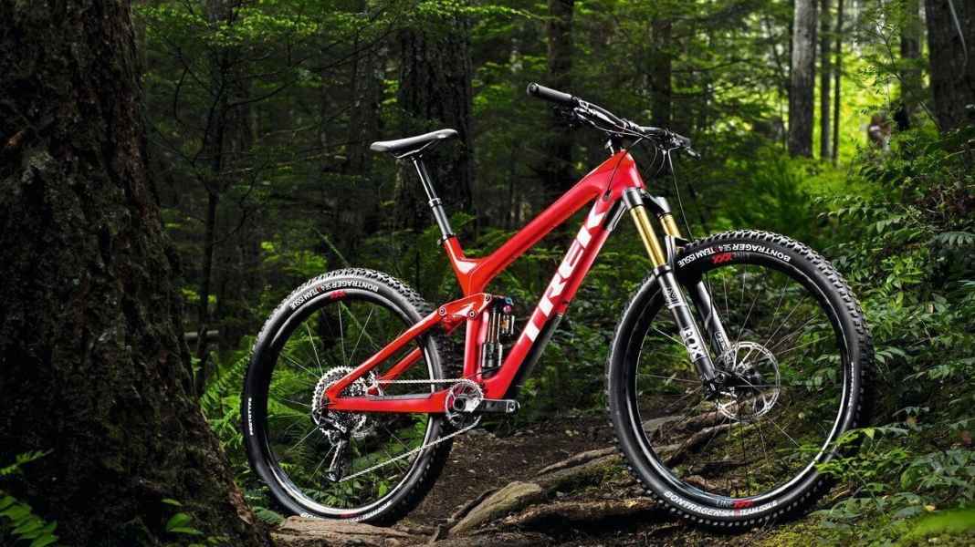 Big Foot: Carbon-Enduro Trek Slash 29