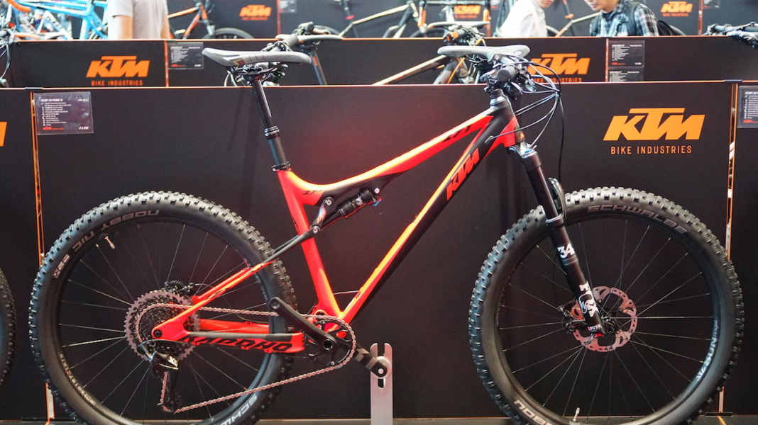 KTM zeigt All Mountain-Bike auf Plus-Bereifung