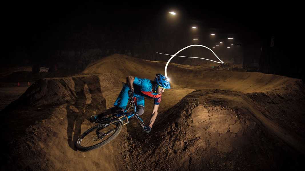 Mega Cavern: Biken unter Tage [Video]