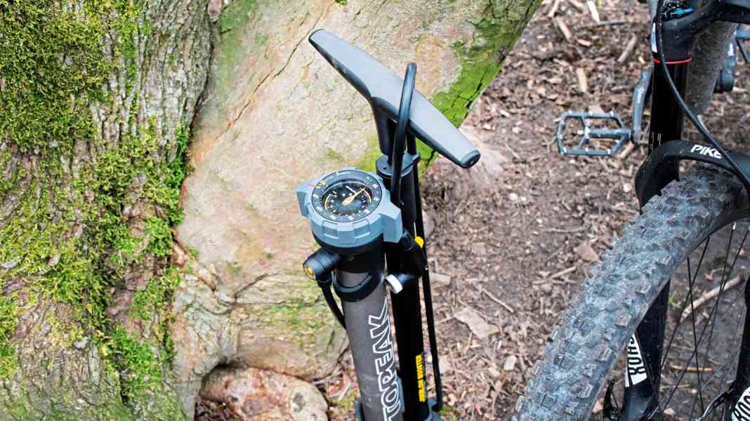 Topeak-Handkompressor im BIKE-Check