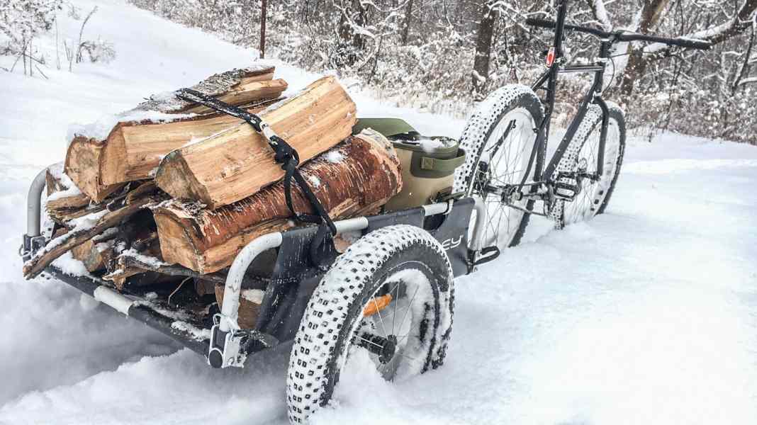 Safely through the snow with a bike trailer