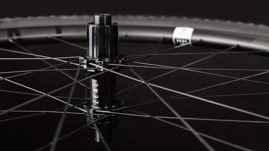Carbon wheels from Zeal: 1445 grams - 1399 euros